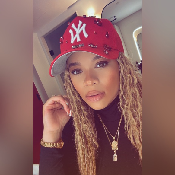 Embellished NY Logo Caps in Tan (Authentic) - Picture 5 of 5